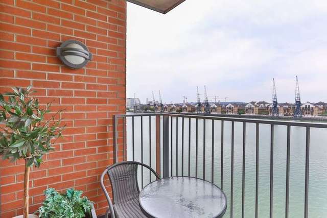  Image of 2 bedroom Apartment to rent in Western Gateway London E16 at Western Gateway  London, E16 1AQ