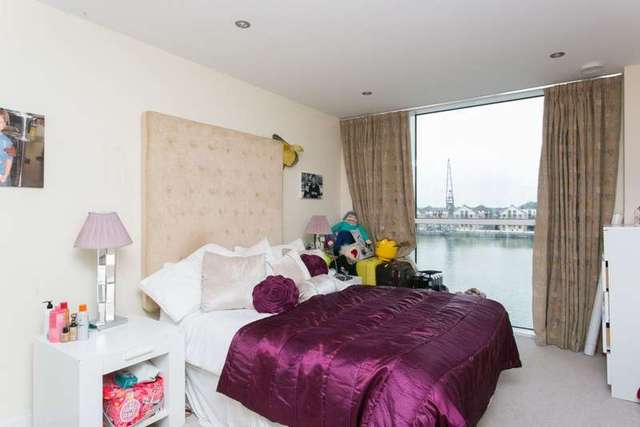  Image of 2 bedroom Apartment to rent in Western Gateway London E16 at Western Gateway  London, E16 1AQ