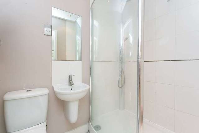  Image of 2 bedroom Apartment to rent in Western Gateway London E16 at Western Gateway  London, E16 1AQ