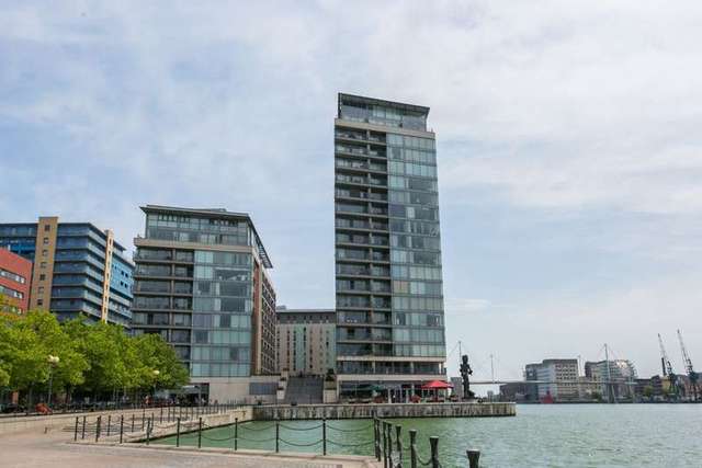  Image of 2 bedroom Apartment to rent in Western Gateway London E16 at Western Gateway  London, E16 1AQ