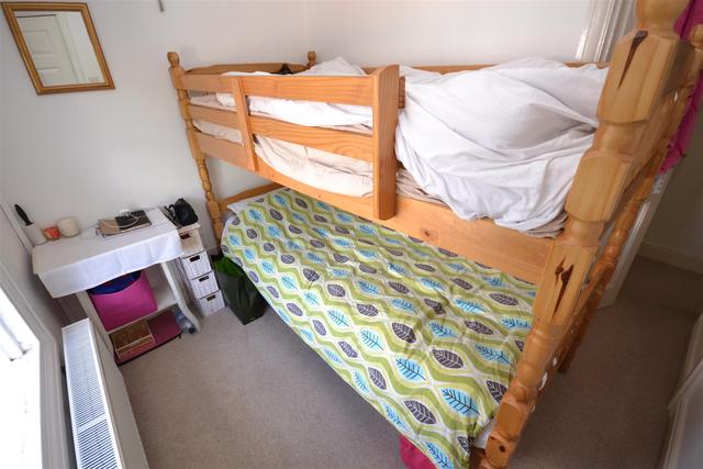  Image of 2 bedroom Property to rent in Fortis Green London N2 at Fortis Green  East Finchley, N2 9HH