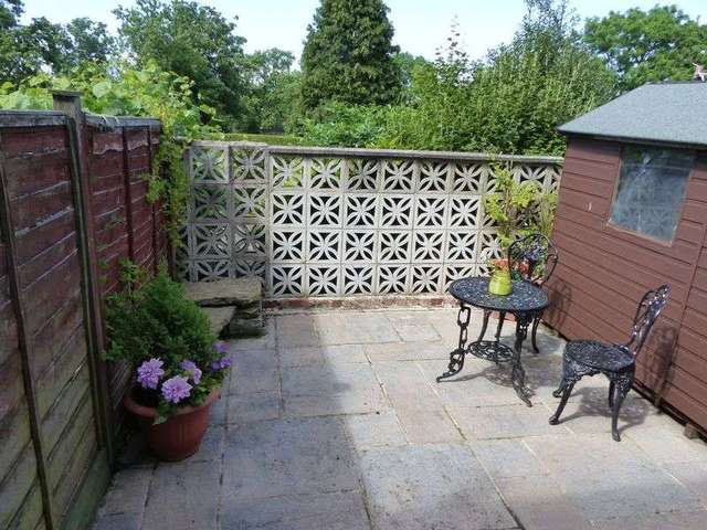 Image of 2 bedroom Terraced house for sale in Park Cottages Shaw Oldham OL2 at Park Cottages High Crompton Oldham, OL2 7PQ