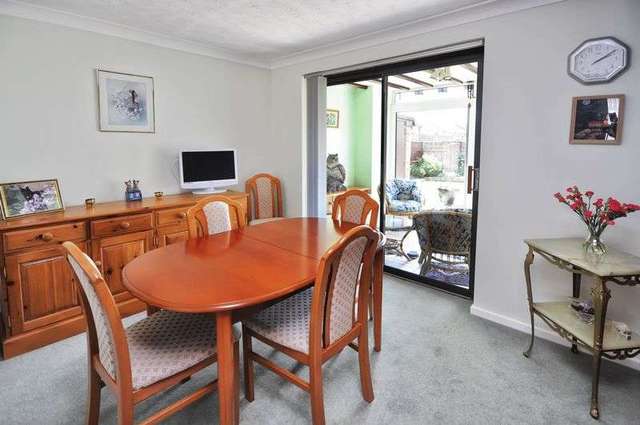  Image of 4 bedroom Detached house for sale in Hedgemead Avenue Abingdon OX14 at Hedgemead Avenue  Abingdon, OX14 2NE