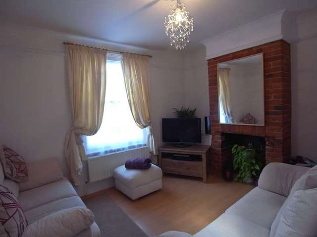  Image of 2 bedroom Detached house to rent in Guildford Road Lightwater GU18 at Lightwater, GU18 5RB