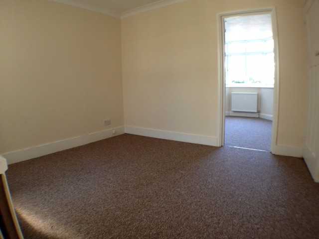  Image of 2 bedroom Detached house to rent in Cambrai Avenue Chichester PO19 at Chichester, PO19 7UY