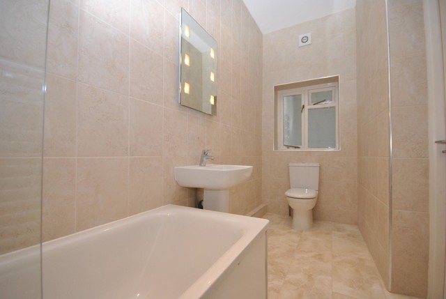  Image of 2 bedroom Flat to rent in Cleveland Gardens London W2 at London, W2 6DE