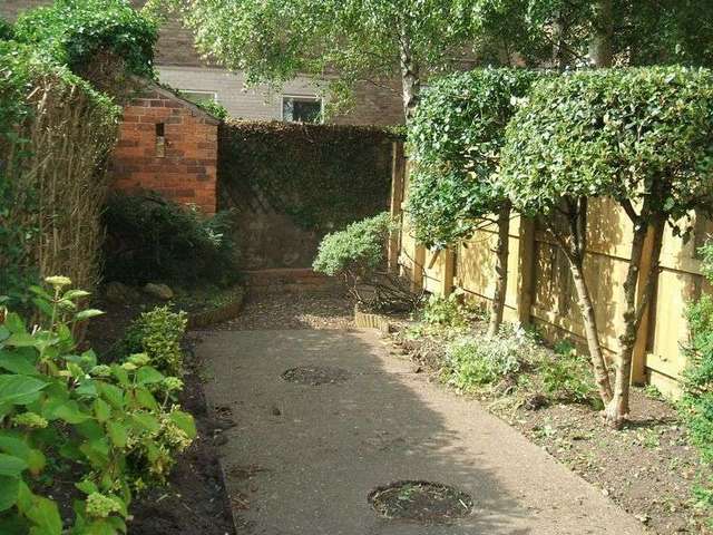  Image of 2 bedroom Terraced house to rent in Lillys Road Lincoln LN1 at Lillys Road  Lincoln, LN1 3DH