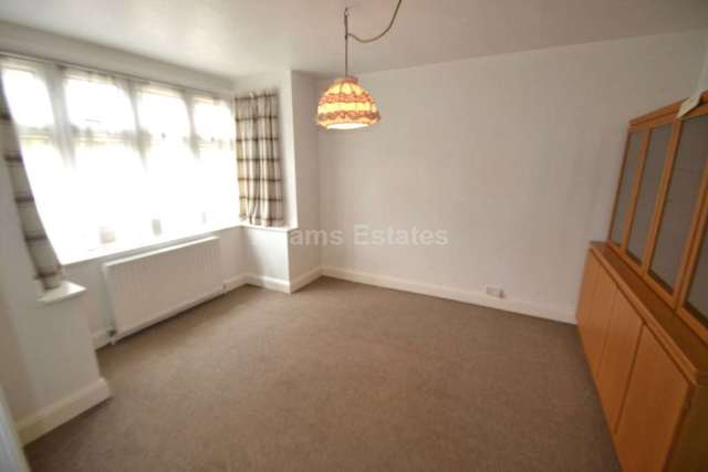  Image of 4 bedroom Detached house to rent in Church Road Earley Reading RG6 at Church Road Earley Reading, RG6 1HT