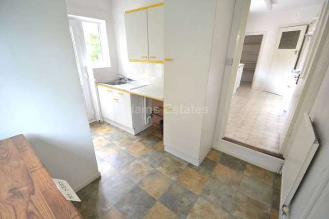  Image of 4 bedroom Detached house to rent in Church Road Earley Reading RG6 at Church Road Earley Reading, RG6 1HT