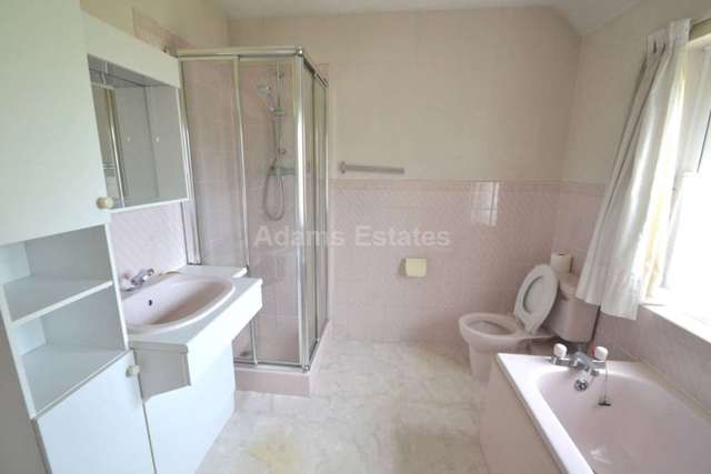  Image of 4 bedroom Detached house to rent in Church Road Earley Reading RG6 at Church Road Earley Reading, RG6 1HT