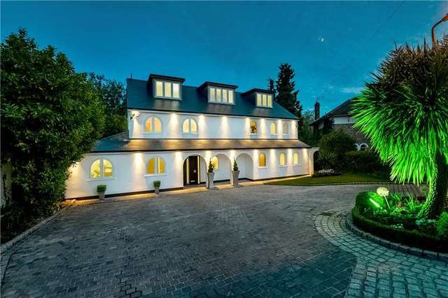  Image of 5 bedroom Detached house for sale in Adelaide Close Stanmore HA7 at Stanmore Middlesex Stanmore, HA7 3EN