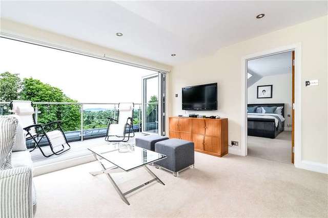  Image of 5 bedroom Detached house for sale in Adelaide Close Stanmore HA7 at Stanmore Middlesex Stanmore, HA7 3EN