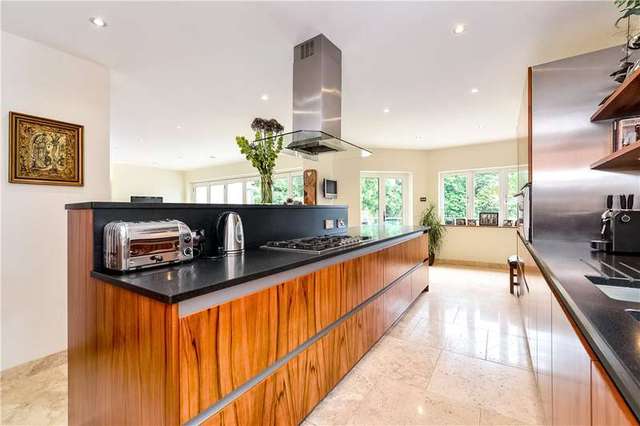  Image of 5 bedroom Detached house for sale in Adelaide Close Stanmore HA7 at Stanmore Middlesex Stanmore, HA7 3EN