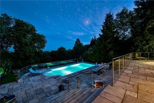  Image of 5 bedroom Detached house for sale in Adelaide Close Stanmore HA7 at Stanmore Middlesex Stanmore, HA7 3EN
