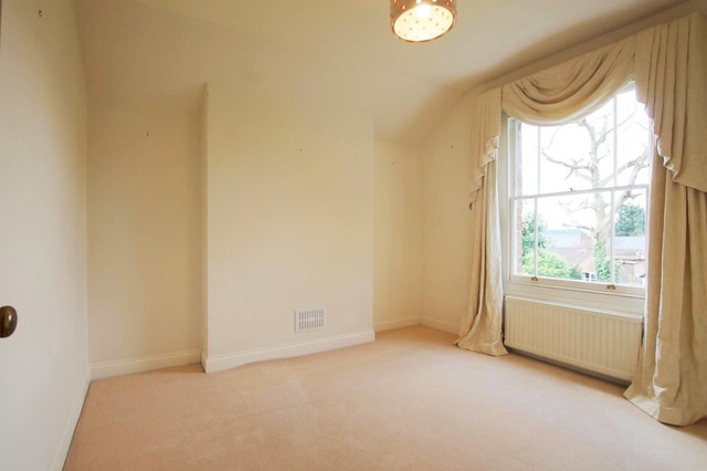 Image of 3 bedroom Terraced house to rent in Albert Street St. Albans AL1 at St Albans, AL1 1RU
