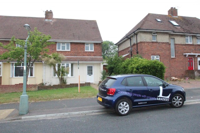  Image of 3 bedroom End of Terrace to rent in Amberley Drive Hove BN3 at Hove, BN3 8JQ