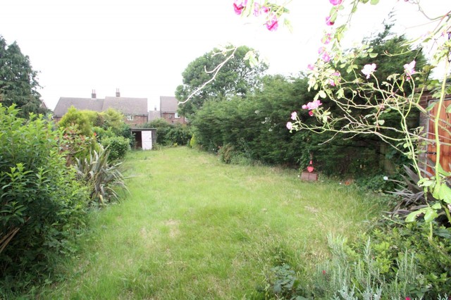  Image of 3 bedroom End of Terrace to rent in Amberley Drive Hove BN3 at Hove, BN3 8JQ