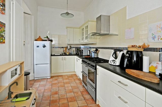  Image of 3 bedroom Flat for sale in Apsley Road Clifton Bristol BS8 at Apsley Road Clifton Bristol, BS8 2SH