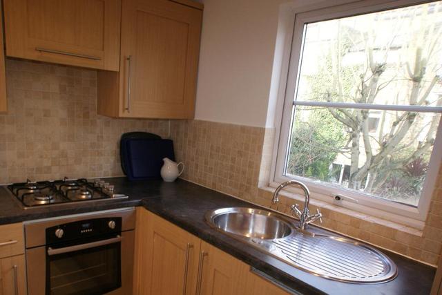  Image of 1 bedroom Flat to rent in Armadale Road London SW6 at Fulham  London, SW6 1JP