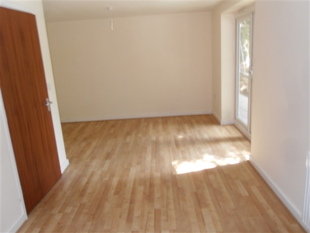  Image of 1 bedroom Flat to rent in Ashfield Avenue Moseley Birmingham B14 at Ashfield Avenue Kings Heath Birmingham, B14 7AT