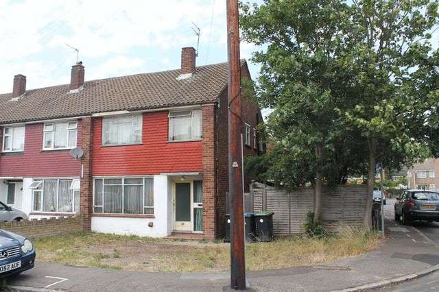 Image of 4 bedroom Terraced house for sale in Avondale Crescent Enfield EN3 at Avondale Crescent Brimsdown Enfield, EN3 7RY
