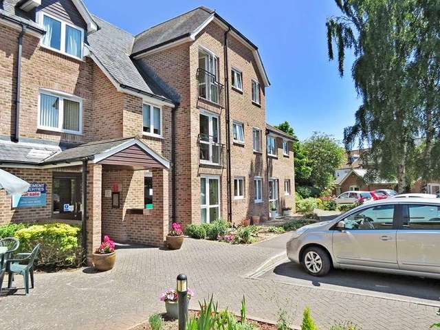  Image of 2 bedroom Retirement Property for sale in The Avenue Taunton TA1 at The Avenue Off Staplegrove Road Taunton, TA1 1TL