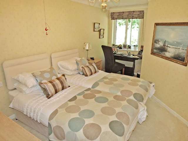  Image of 2 bedroom Retirement Property for sale in The Avenue Taunton TA1 at The Avenue Off Staplegrove Road Taunton, TA1 1TL