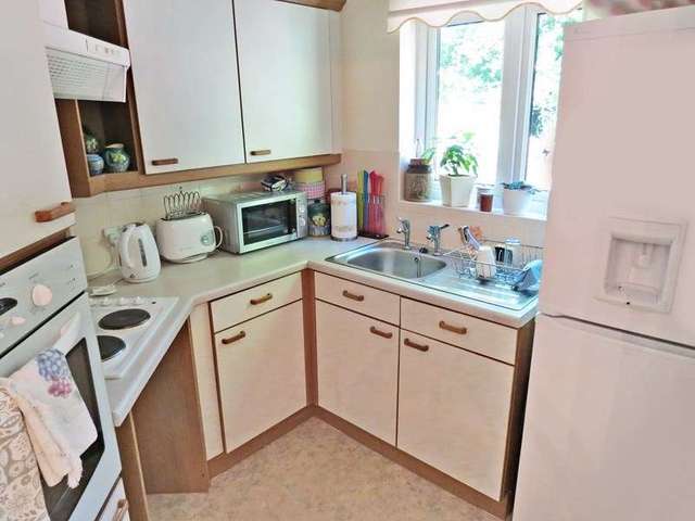  Image of 2 bedroom Retirement Property for sale in The Avenue Taunton TA1 at The Avenue Off Staplegrove Road Taunton, TA1 1TL