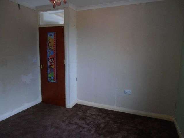  Image of 3 bedroom Property to rent in Balmoral Drive Hayes UB4 at Balmoral Drive  Hayes, UB4 8DH