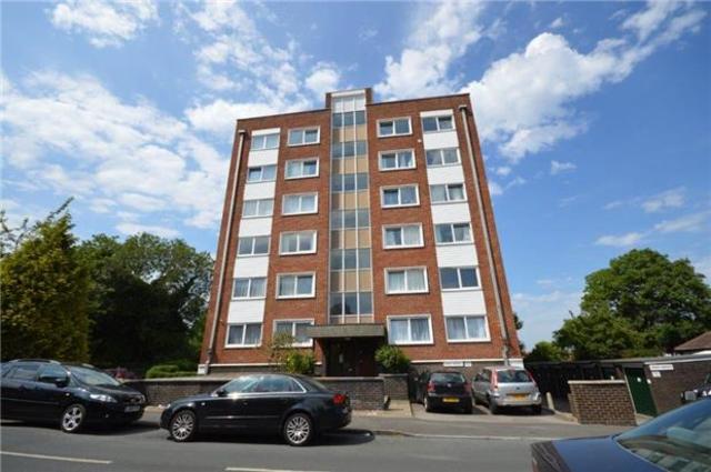  Image of 2 bedroom Flat to rent in Clarendon Road Wallington SM6 at Clarendon Road  Surrey, SM6 8QU