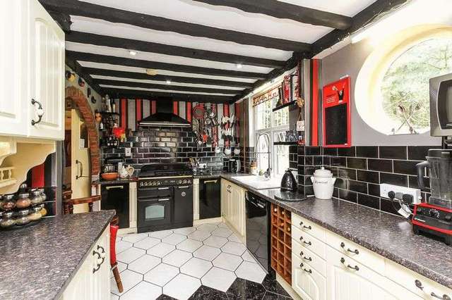 Image of 6 bedroom Detached house for sale in Barton Road Wrawby Brigg DN20 at Barton Road  Wrawby, DN20 8SQ