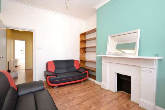  Image of 2 bedroom Flat to rent in Belmont Street London NW1 at Belmont Street Camden Town London, NW1 8HJ