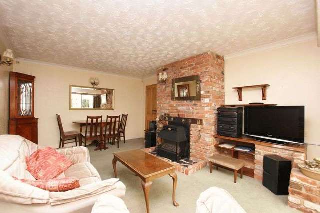  Image of 2 bedroom Detached house for sale in Bentley Crescent Fareham PO16 at Bentley Crescent  Fareham, PO16 7LU
