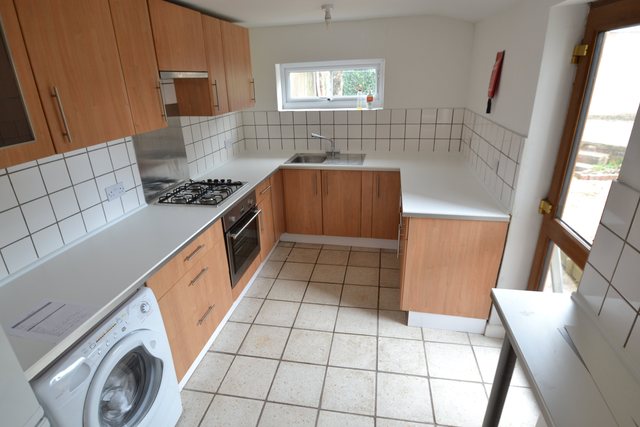  Image of 4 bedroom Detached house to rent in Beresford Road Newport NP19 at Newport  Newport, NP19 0AU