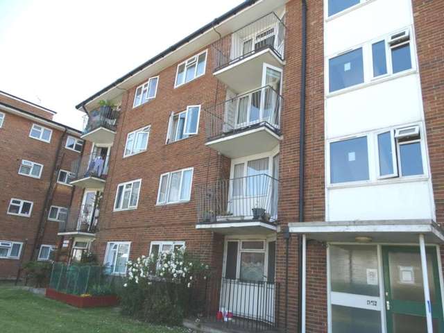  Image of 1 bedroom Flat to rent in Bourne Street Eastbourne BN21 at Bourne Street  Eastbourne, BN21 3SH