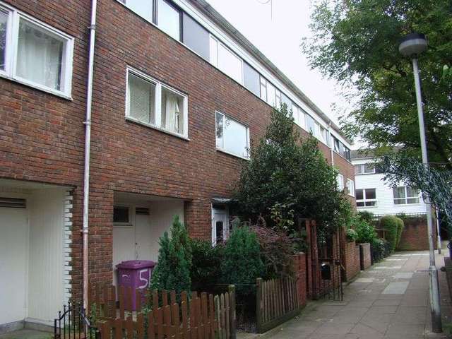  Image of 4 bedroom Terraced house to rent in Goldman Close London E2 at Goldman Close  LONDON, E2 6EF