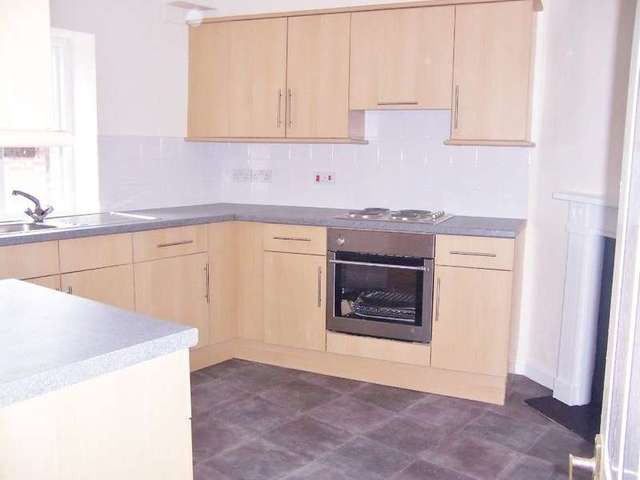  Image of 2 bedroom Maisonette to rent in West Street Blandford Forum DT11 at Blandford Forum, DT11 7AJ