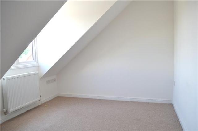  Image of 1 bedroom Flat to rent in Bloomfield Terrace Linden Gloucester GL1 at 3 Bloomfield Terrace  Gloucester, GL1 5QS