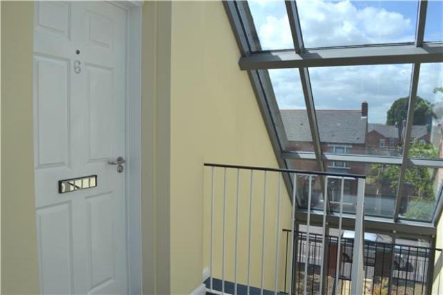  Image of 1 bedroom Flat to rent in Bloomfield Terrace Linden Gloucester GL1 at 3 Bloomfield Terrace  Gloucester, GL1 5QS