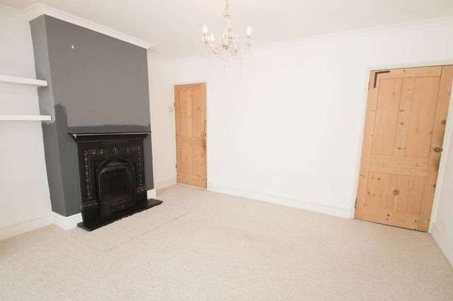  Image of 2 bedroom Terraced house to rent in Bognor Road Chichester PO19 at Bognor Road  Chichester, PO19 7TH
