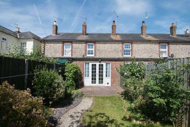  Image of 2 bedroom Terraced house to rent in Bognor Road Chichester PO19 at Bognor Road  Chichester, PO19 7TH