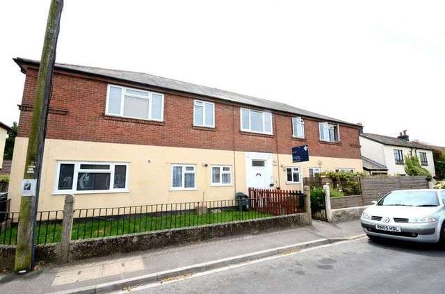  Image of 2 bedroom Flat to rent in Boscombe Grove Road Boscombe Bournemouth BH1 at 26 Boscombe Grove Road Springborne Bournemouth, BH1 4PD