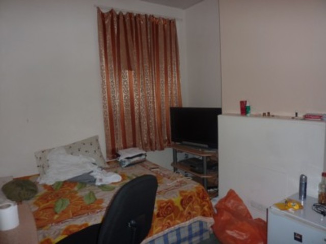  Image of 3 bedroom Detached house to rent in Boundary Road London E13 at Boundary Road Plaistow London, E13 9QF