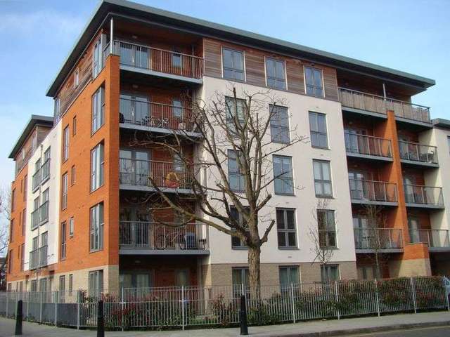  Image of 2 bedroom Flat to rent in Eastside Mews London E3 at Morville Street  LONDON, E3 2GU
