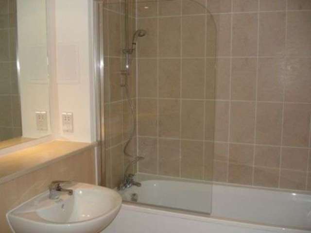  Image of 2 bedroom Flat to rent in Eastside Mews London E3 at Morville Street  LONDON, E3 2GU