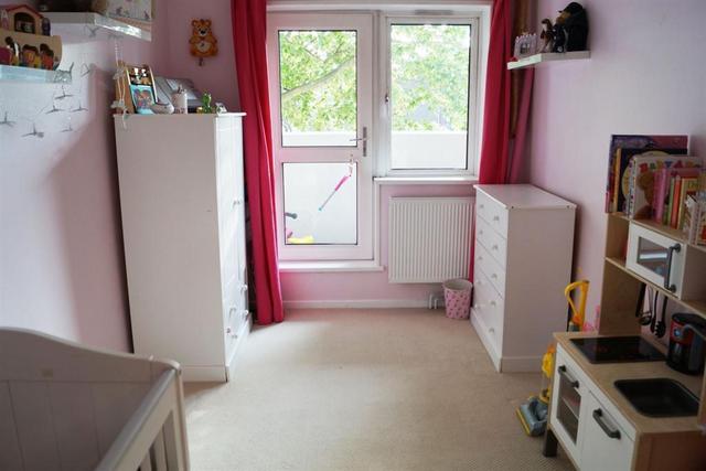  Image of 2 bedroom Flat for sale in Brent Lea Brentford TW8 at Brentford Middlesex Brentford, TW8 8HY