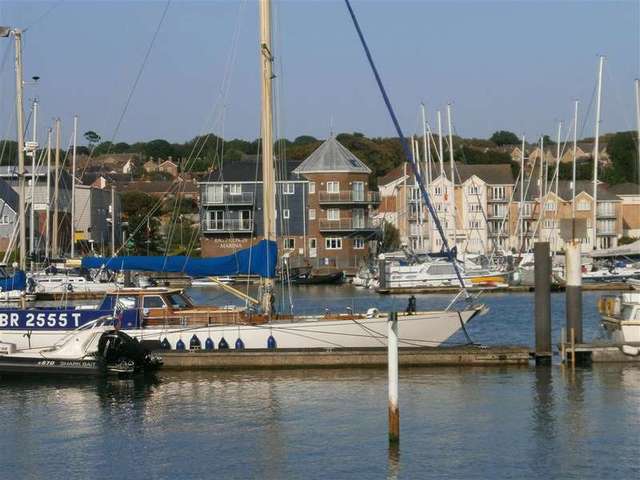  Image of 3 bedroom Flat for sale in Britannia Way East Cowes PO32 at East Cowes Isle of Wight East Cowes, PO32 6UB