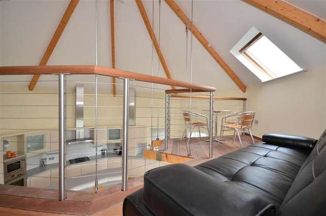  Image of 3 bedroom Flat for sale in Britannia Way East Cowes PO32 at East Cowes Isle of Wight East Cowes, PO32 6UB