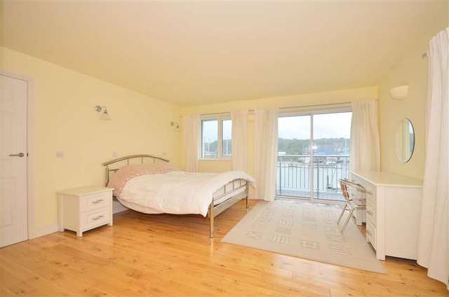  Image of 3 bedroom Flat for sale in Britannia Way East Cowes PO32 at East Cowes Isle of Wight East Cowes, PO32 6UB