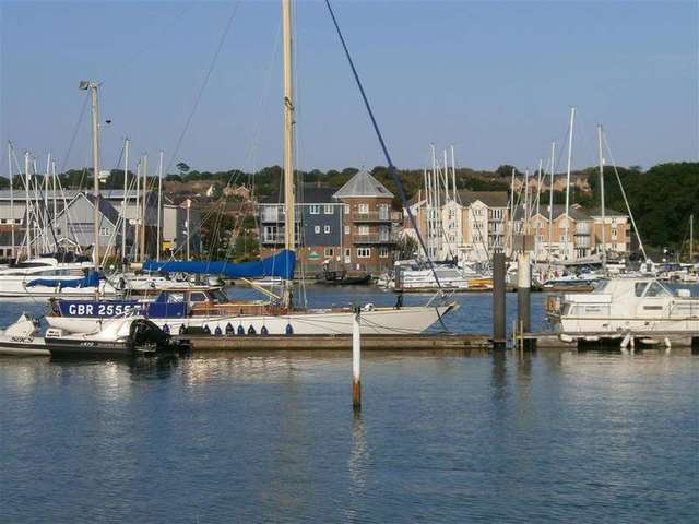  Image of 3 bedroom Flat for sale in Britannia Way East Cowes PO32 at East Cowes Isle of Wight East Cowes, PO32 6UB
